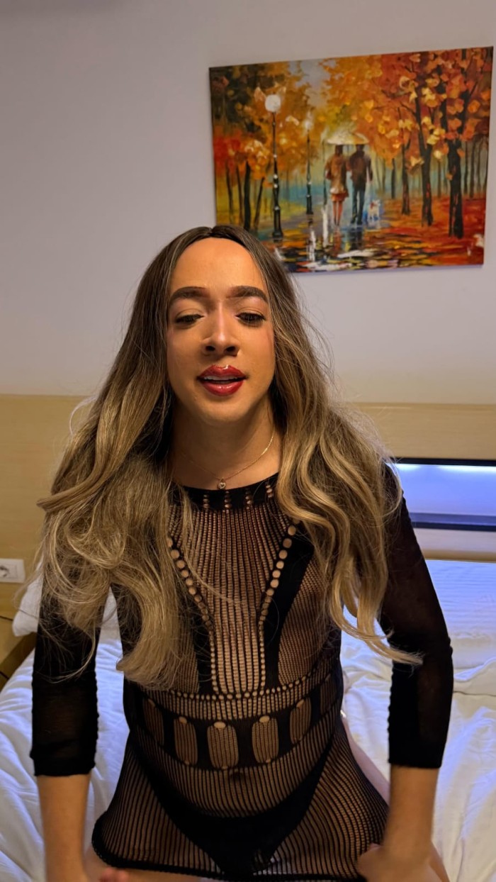 RUBIA HERMOSA CAÑERA FIESTERA 24 HORAS