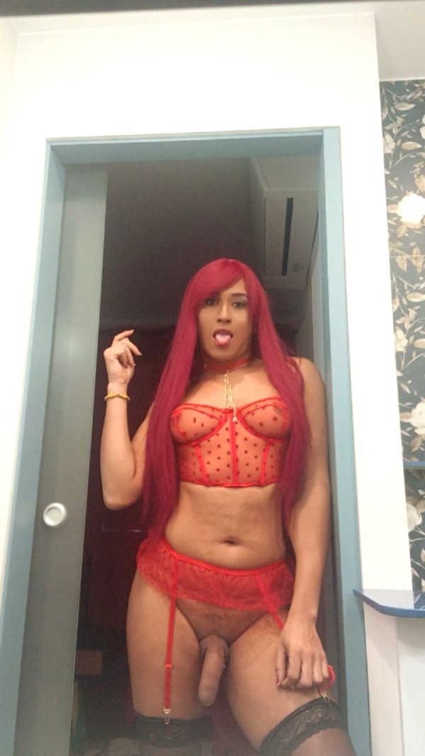 July dominatrix llena de leche