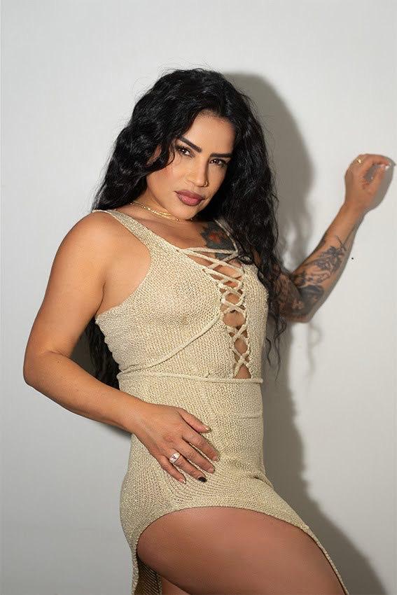 Andrea, madura y sensual chica de compañía