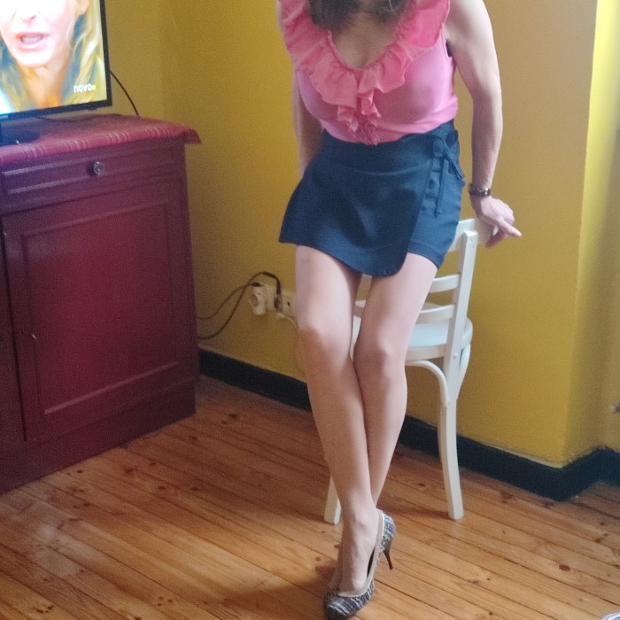 Españolita con ganas de un rico  sexo