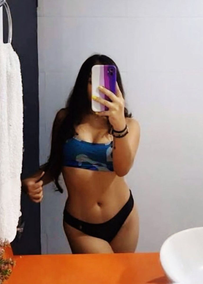 JOVENCITA DISPONIBLE EN VILLARROBLEDO