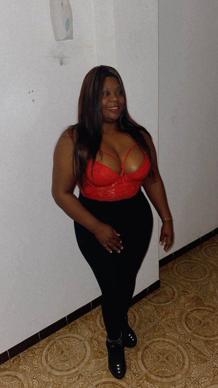 Cachonda diavlona complacente morbosa y fiestera