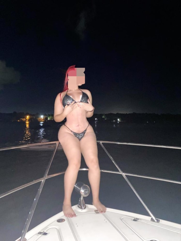 Cachonda diavlona complacente morbosa y fiestera