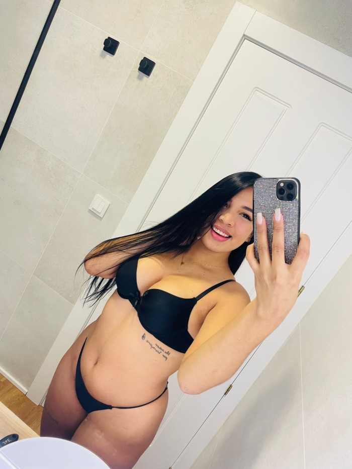 Zoe tú morenita cañera sin apuros