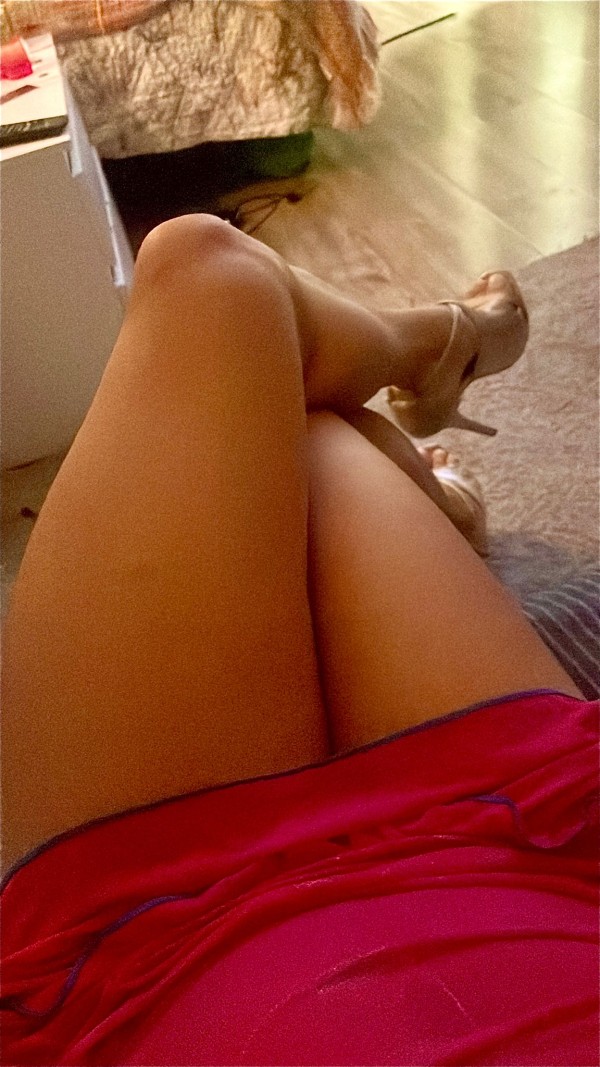 FIESTERA ESCORT DE LUJO PISÓ PRIVADO DISCRETO FEMENINA EXTROVERTIDA