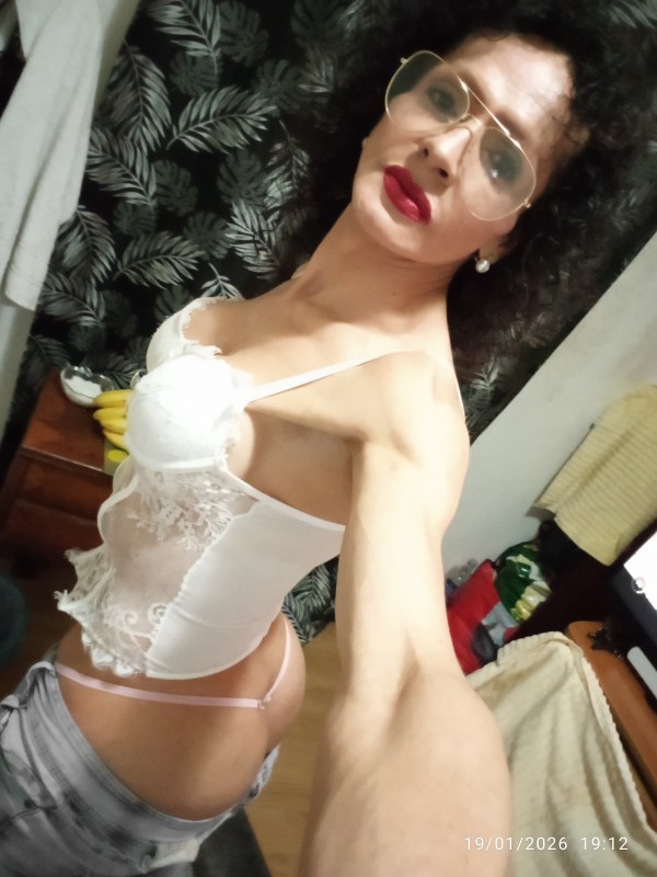 KATALINA A PELERA MADURITA LATINA REAL SIN ENGAÑOS