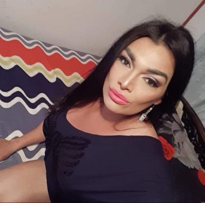 mujer TRANS recién llegada