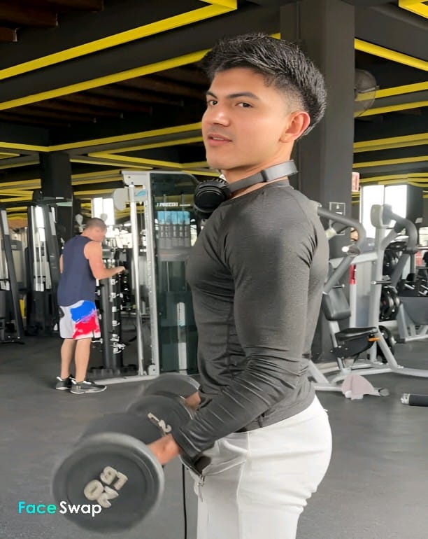 Reciénllegado versátil joven guapo real popers