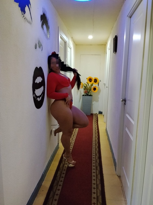 MASTUBAME Y COME EL COñO HASTA HACERME CORRER