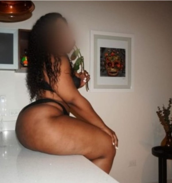 soltera mui caliente con gana de conocer y experimentar nuevos mm