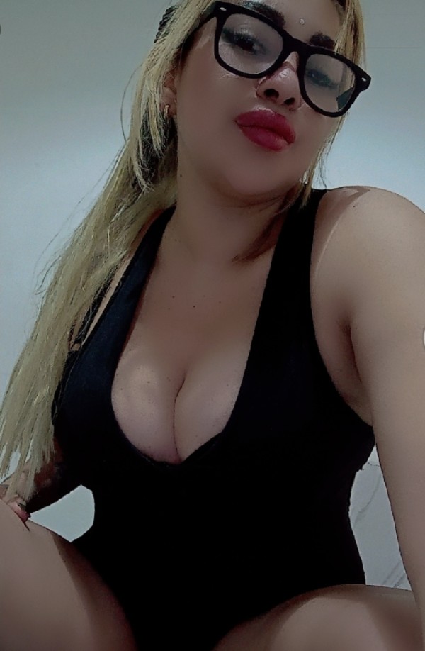 NICOL JOVENCITA COLOMBIANA DE 35 AÑOS 24H DISPONIBLE