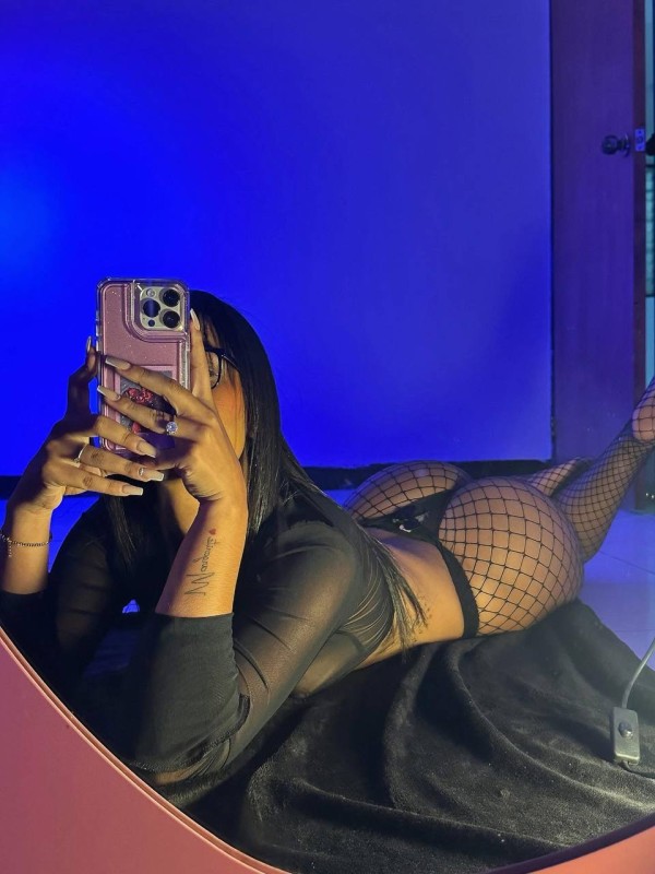 Recién llegada a CARABANCHEL colombiana traviesa