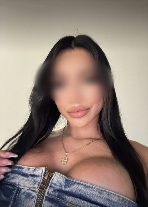 SOY UNA MORENAZA VIP, UNA JOVENCILLA PARA TI