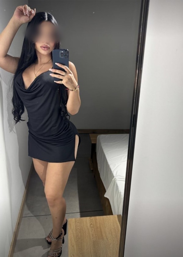SOY UNA MORENAZA VIP, UNA JOVENCILLA PARA TI
