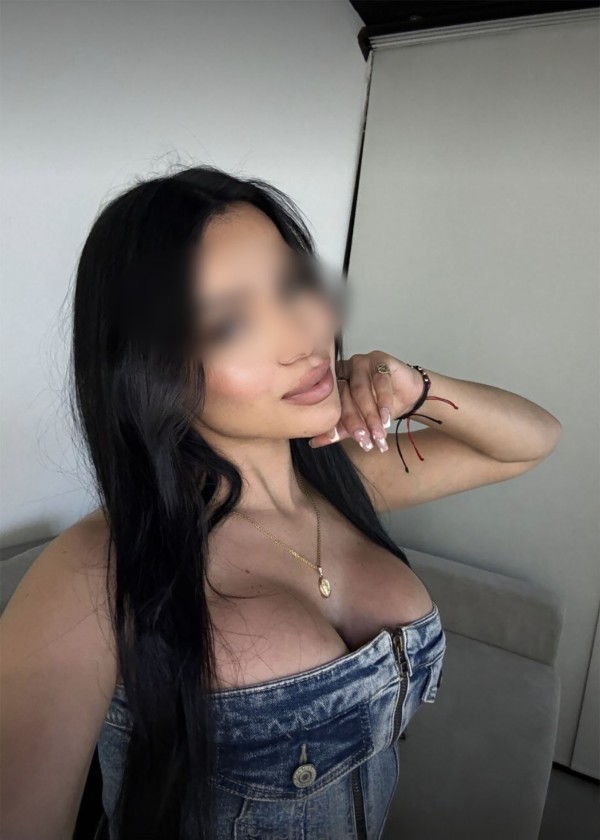 SOY UNA MORENAZA VIP, UNA JOVENCILLA PARA TI