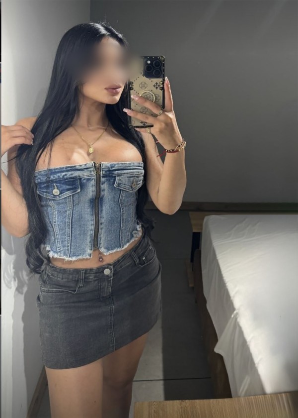 SOY UNA MORENAZA VIP, UNA JOVENCILLA PARA TI