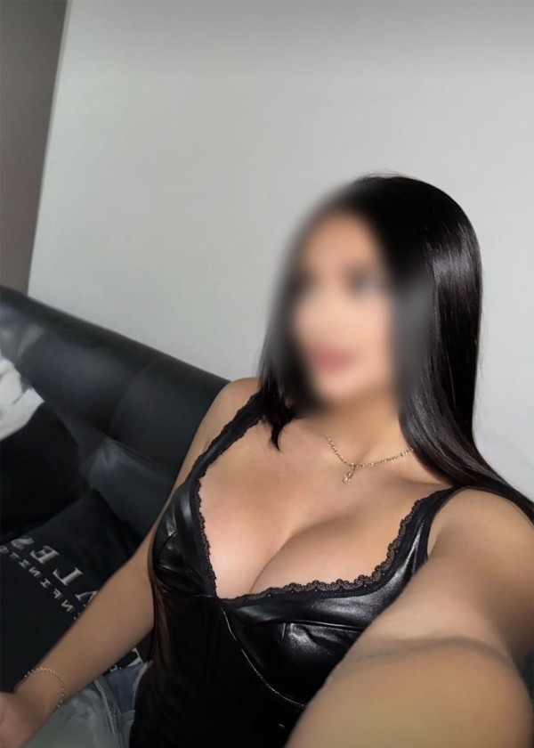 ———–MIA———– JOVEN LATINA CUERPAZO NOVEDAD
