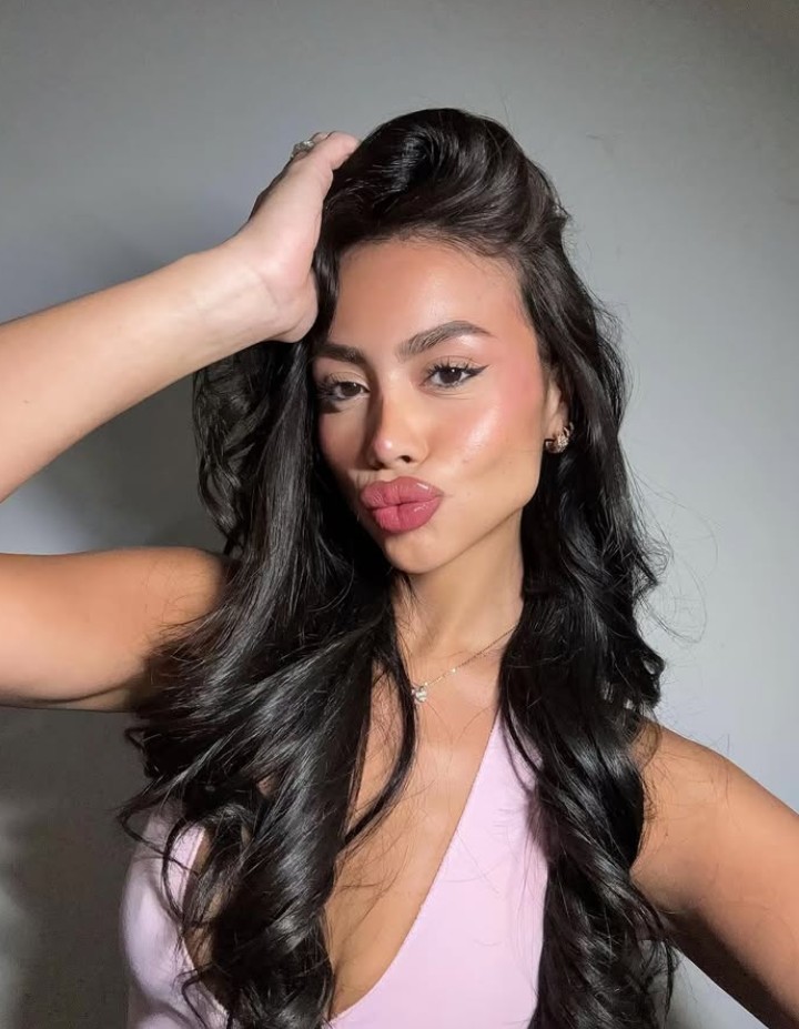 La Perla Agency Active Girls 24 hours