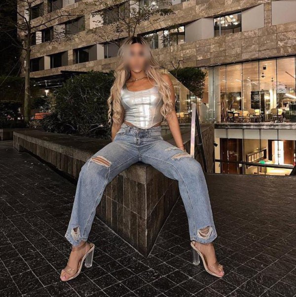 DANIA RUBIA COLOMBIANA ATENTA A TI 24H