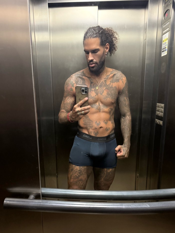 Vendo mis Videos follando CANARIO ELEGANT VIP MACHO FIBRADO DOMINANTE