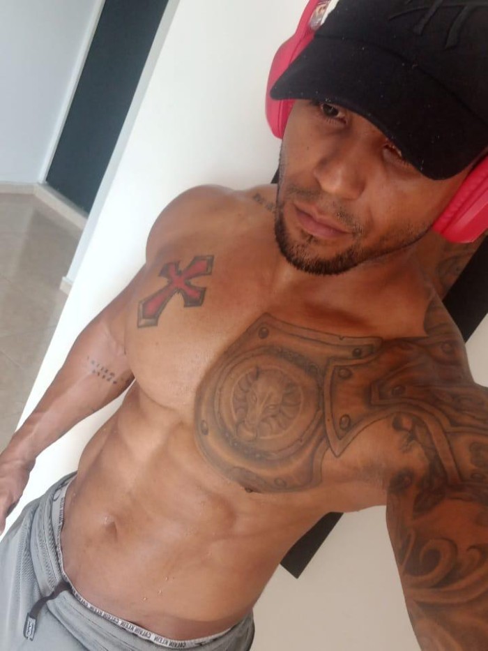 Mirada firme, cercanía que provoca