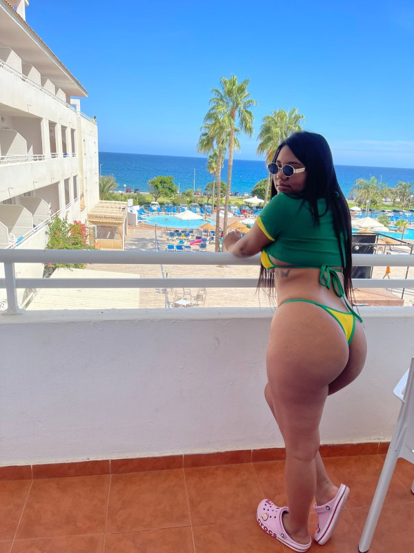 GABY JOVENCITA Y ARDIENTE