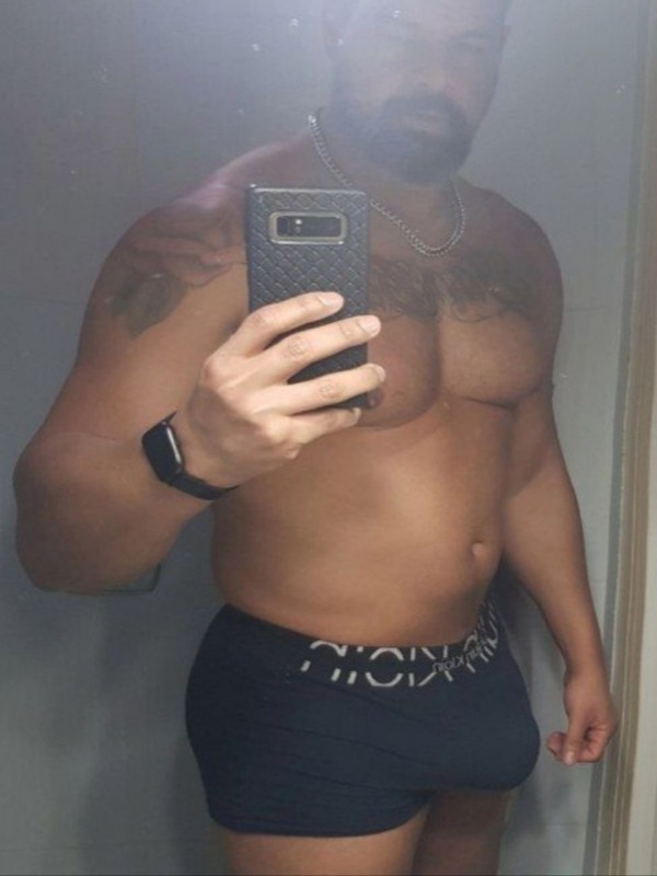 Hombre masculino Grande muy Cachondo con rabo XXL