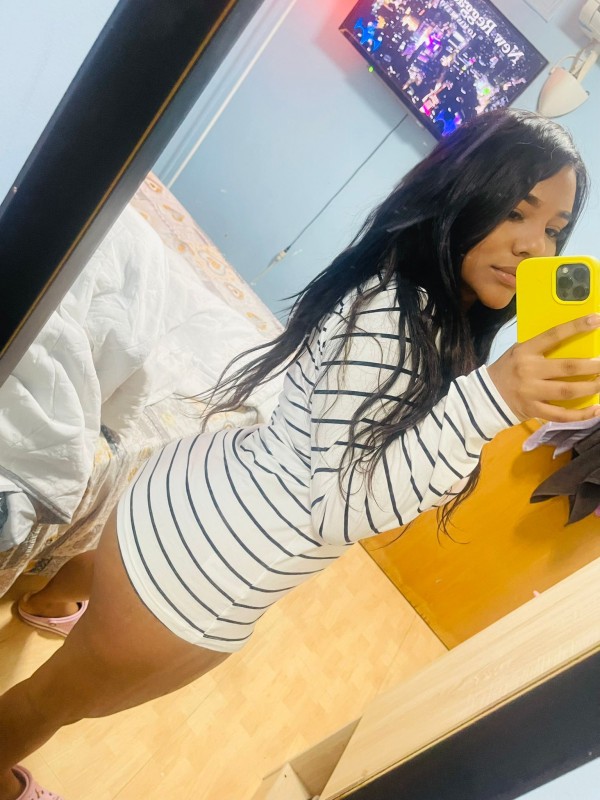 FIESTERA,HERMOSA Y MUY CACHONDA