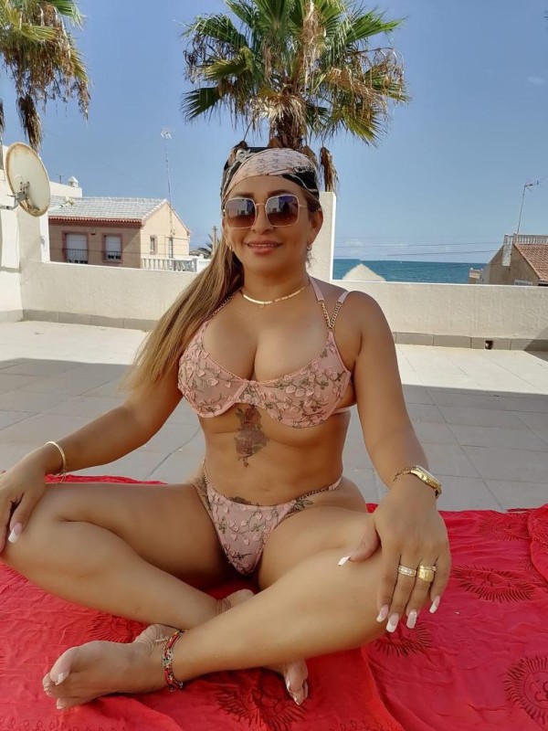 Cariñosa apasionada y muy complaciente