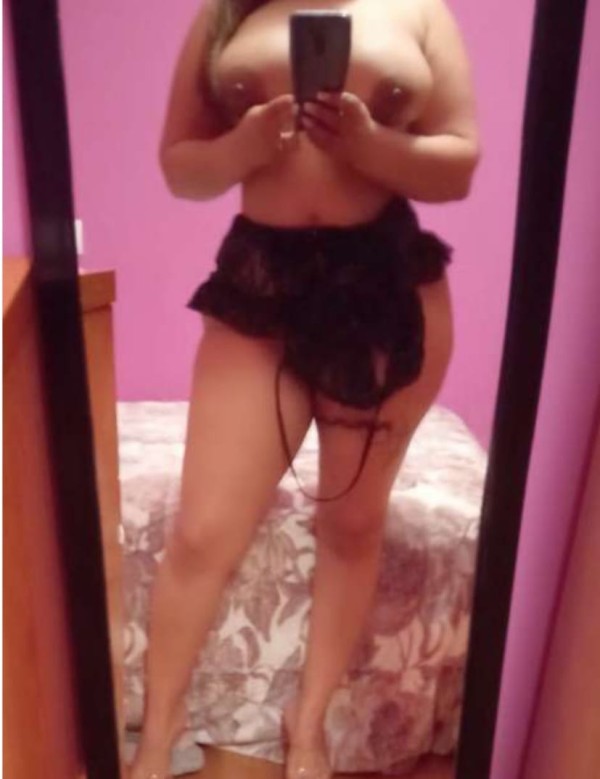 Karol  latina ven a visitarme y disfrutar de un buen ambiente