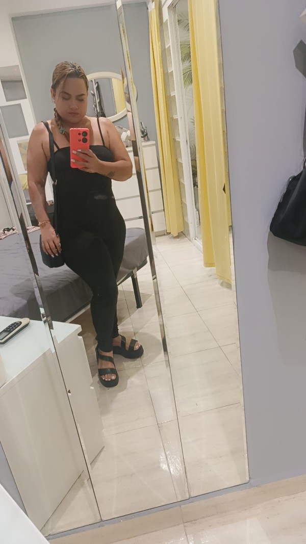 Hola hermosa guarrilla te como esa polla al natura