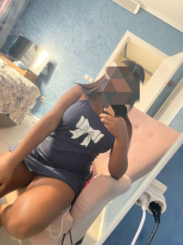 Camila una morena hermosa