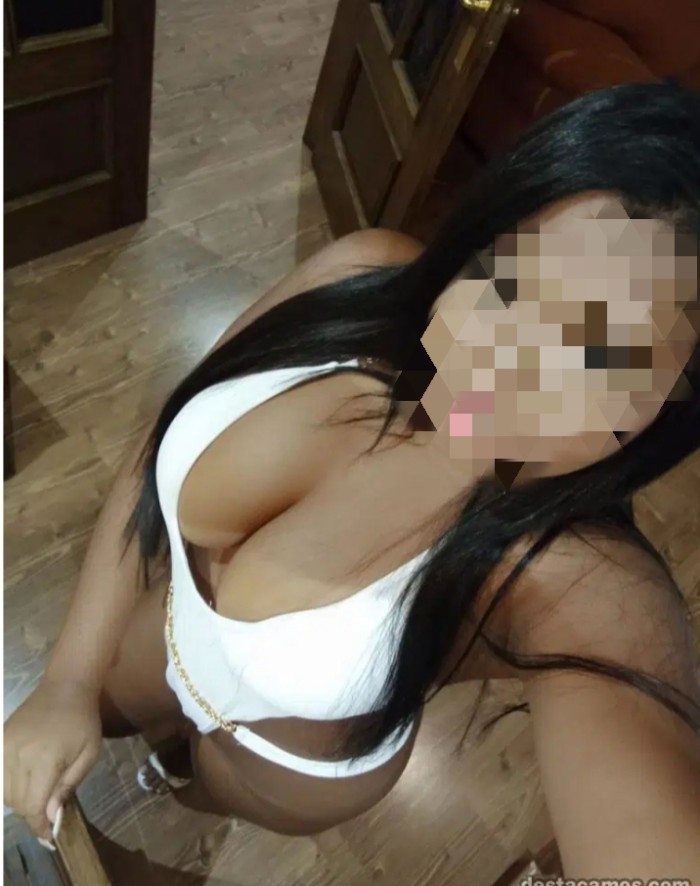 Camila una morena hermosa