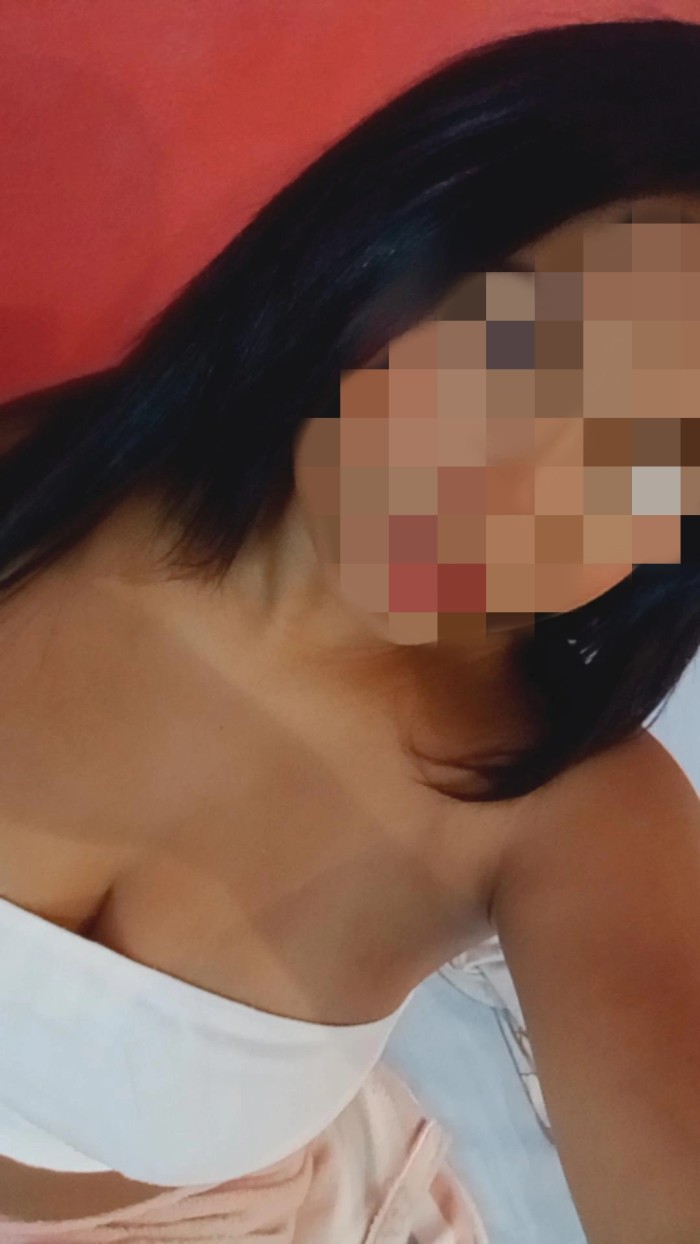 Camila una morena hermosa