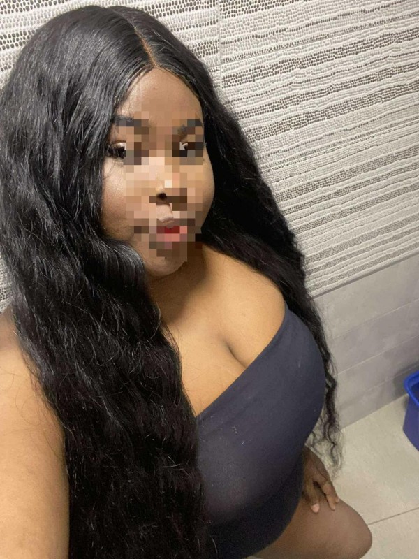 JOVEN DE GRANDES PECHOS, PARA QUE TE LOS COMAS TODO