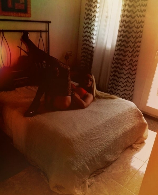 Ven Amor TE DOY LO Q TU CHICA O PARIENTA NO TE DA