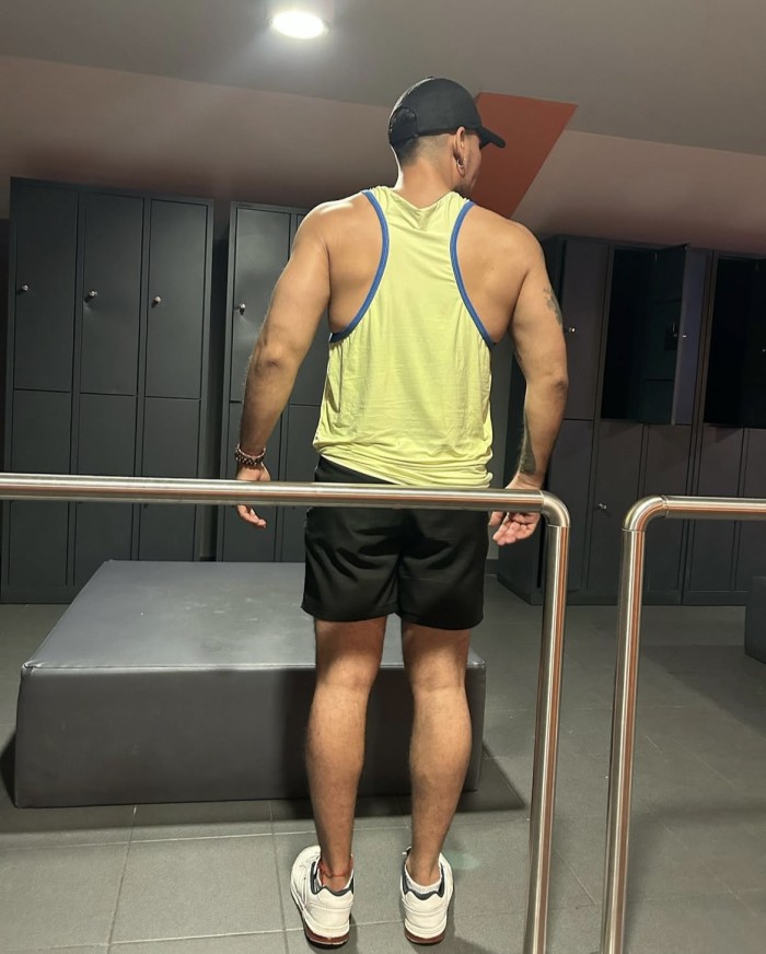 Latino masajista XL muy complaciente