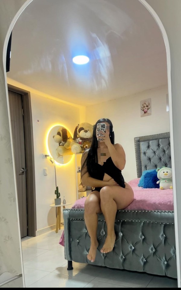 Linda latina juguetona salidas 24 HRS
