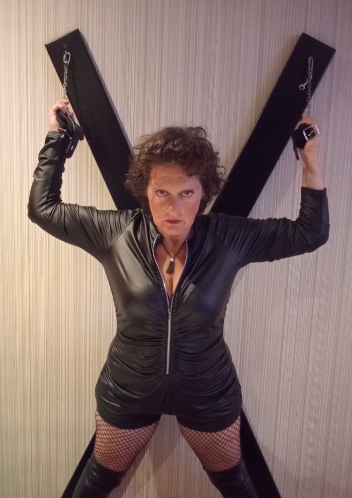 BISEXUAL FORZADA SECUESTROS SCAT BALLBUSTING