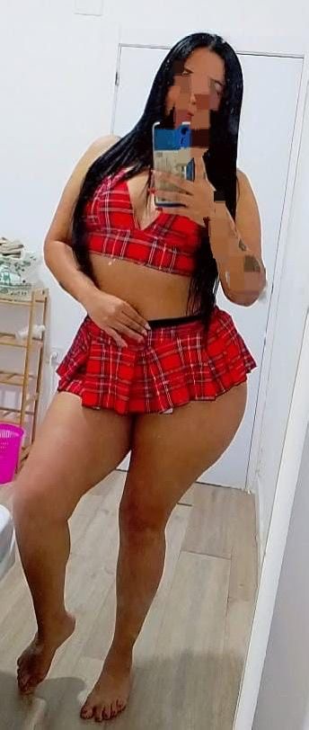 Impresionante venezolana complaciente y fiestera