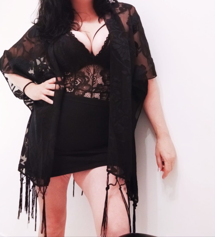 Española!! Masajes y mas cositas. Nos vemos?