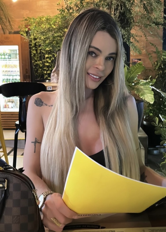 Sara soy tu puta perfecta en la cama activa y pasi