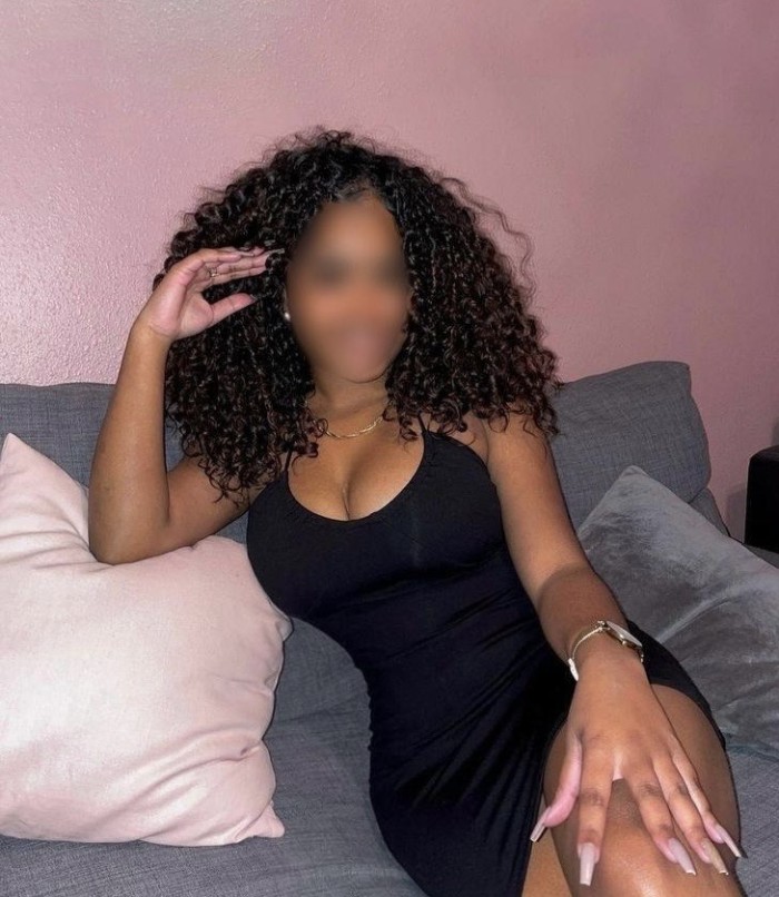 Colombiana de lujo morenita – Santa Catalina