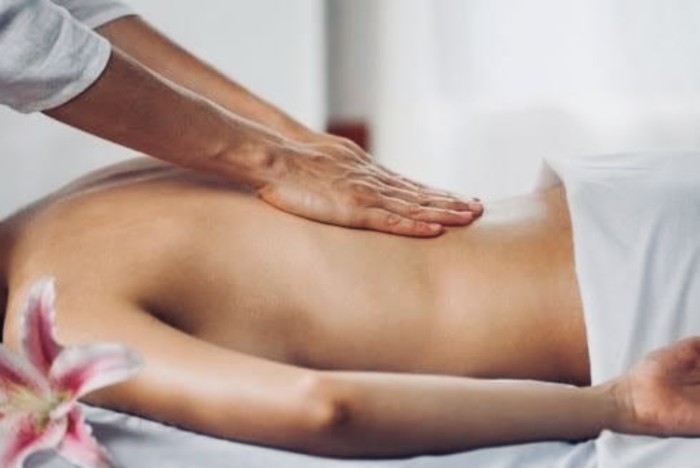 Kim masajista profesional sevillana