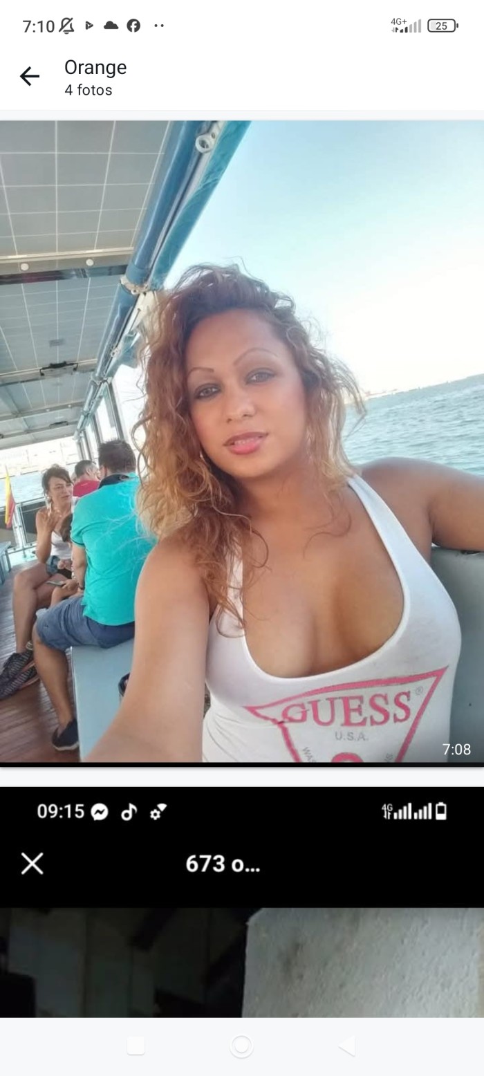 Preciosa travesti completa juguetona