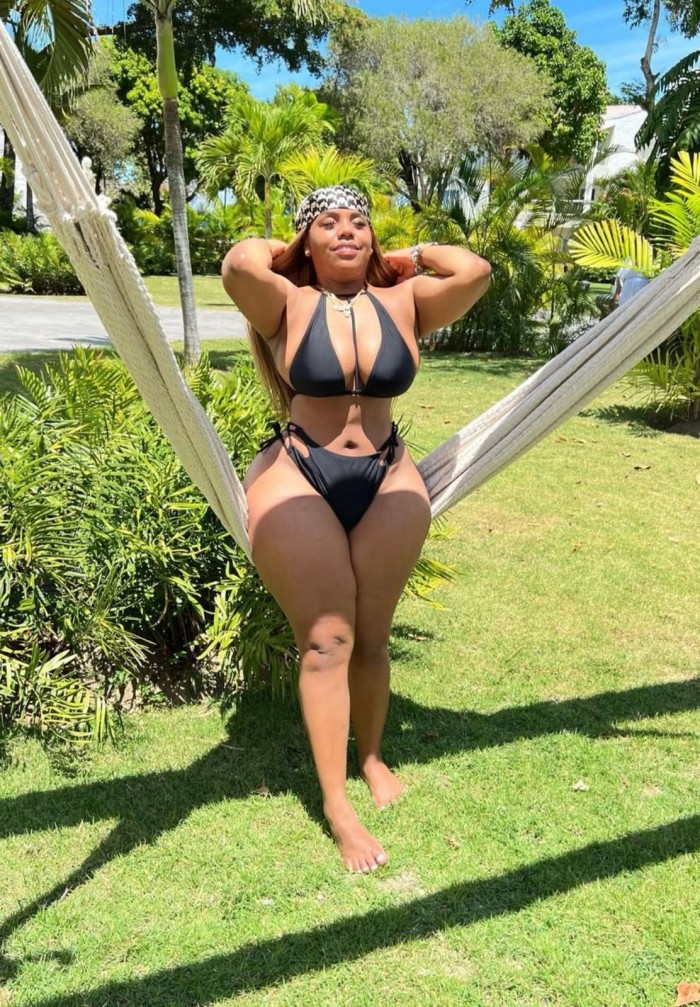 Chica rica con ganas de jugar un poco Papii.