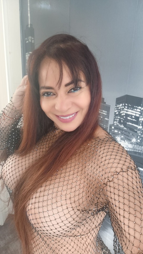 Lorena madura volcán en erupción