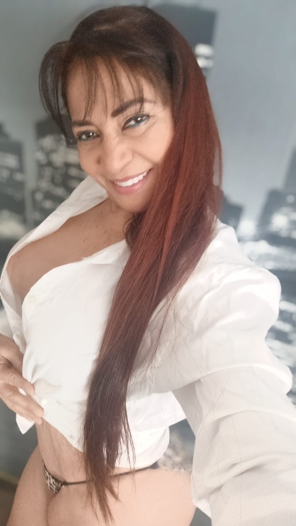 Lorena madura volcán en erupción