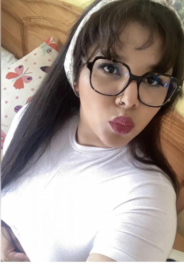 Estúdiate de paso por  Coruña centro me gusta mucho Griego fiestera