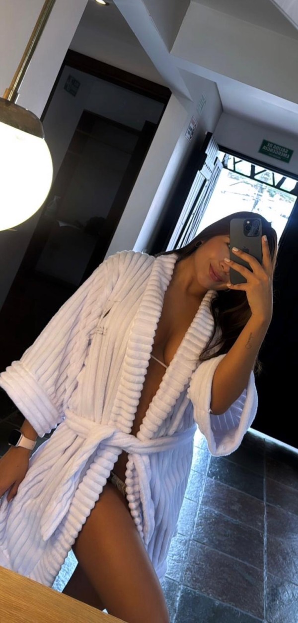 hermosa colombiana primera  vez en Bilbao